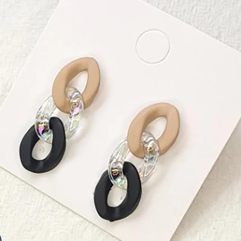 Kollektion schwarzer Statement-Ohrringe im Punk-Stil