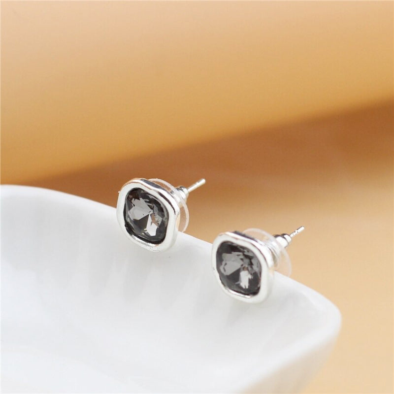 Schmuckset mit Halskette, Ohrringen und Armband in Retro-Quadratform mit Strasssteinen