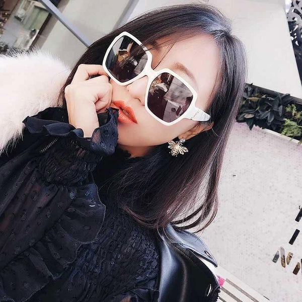 Ohrstecker Bienenkönigin mit Strasssteinen