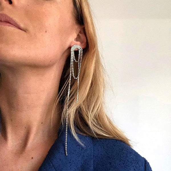 Mit Strasssteinen besetzte, lange Quasten-Ohrringe