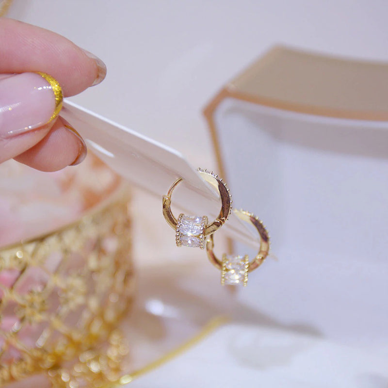 Ohrclips mit Zylinderanhänger und Strassbesatz