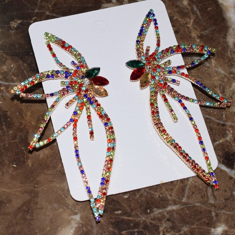 Große Statement-Ohrringe mit Blumenblatt und Strassbesatz