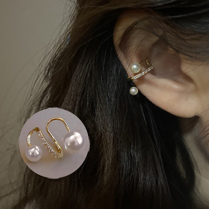 Mit Strasssteinen besetzte, skurrile Engelsflügel-Ohrhänger-Kollektion