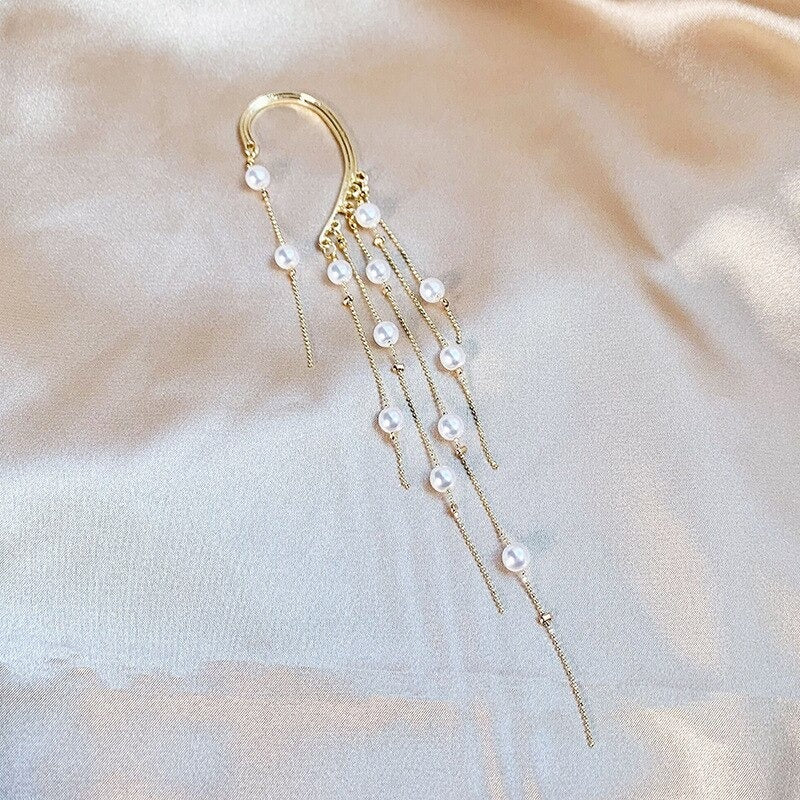 Mit Strasssteinen besetzte, skurrile Engelsflügel-Ohrhänger-Kollektion