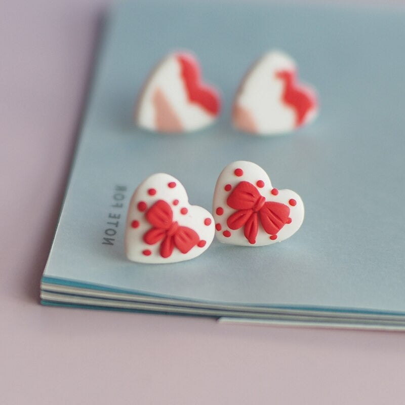 Romantische kleine Valentinstag-Liebesherz-Ohrring-Kollektion
