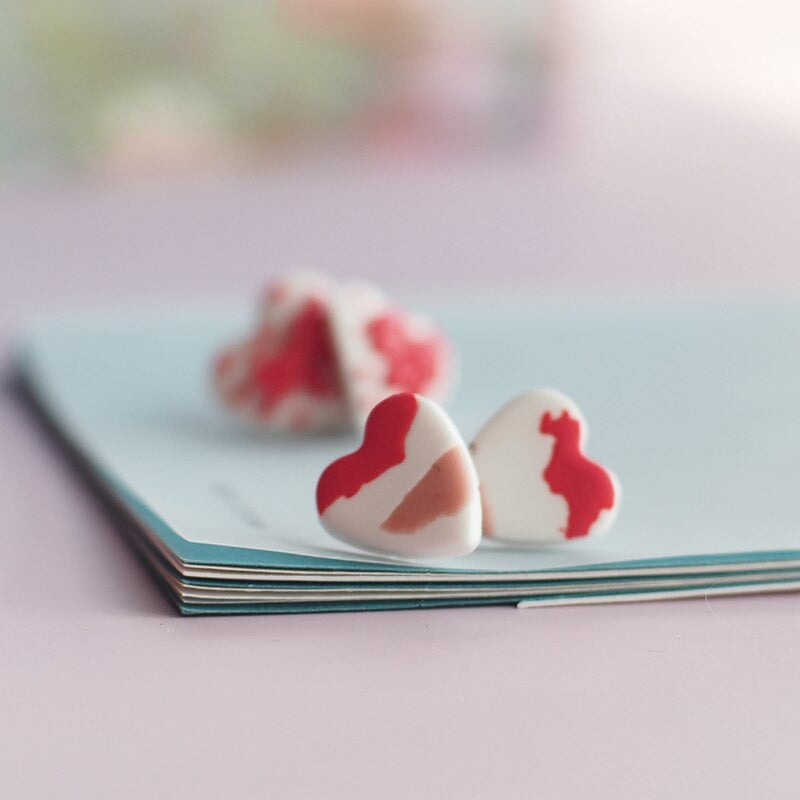 Romantische kleine Valentinstag-Liebesherz-Ohrring-Kollektion