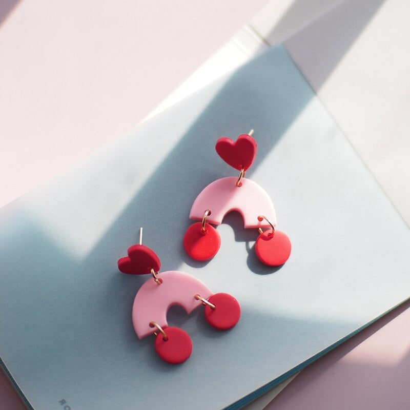 Romantische kleine Valentinstag-Liebesherz-Ohrring-Kollektion