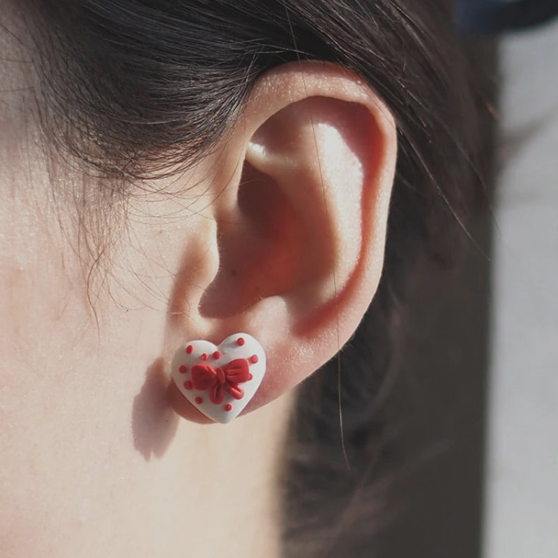 Romantische kleine Valentinstag-Liebesherz-Ohrring-Kollektion