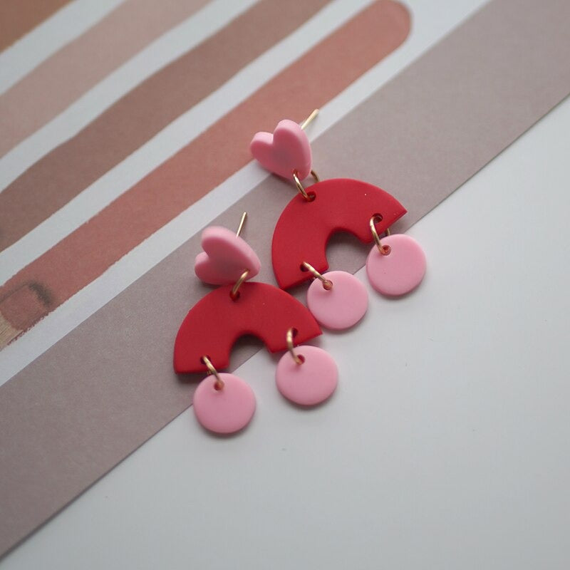Romantische kleine Valentinstag-Liebesherz-Ohrring-Kollektion