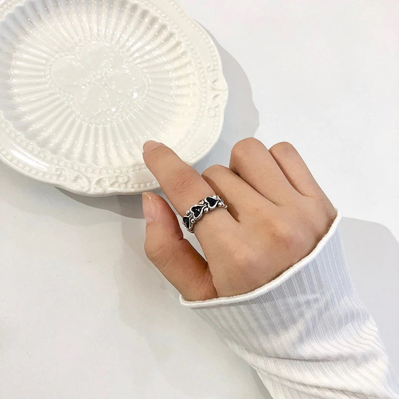 Romantische, Vintage-inspirierte Ringe mit Herzverzierung von Forever Love