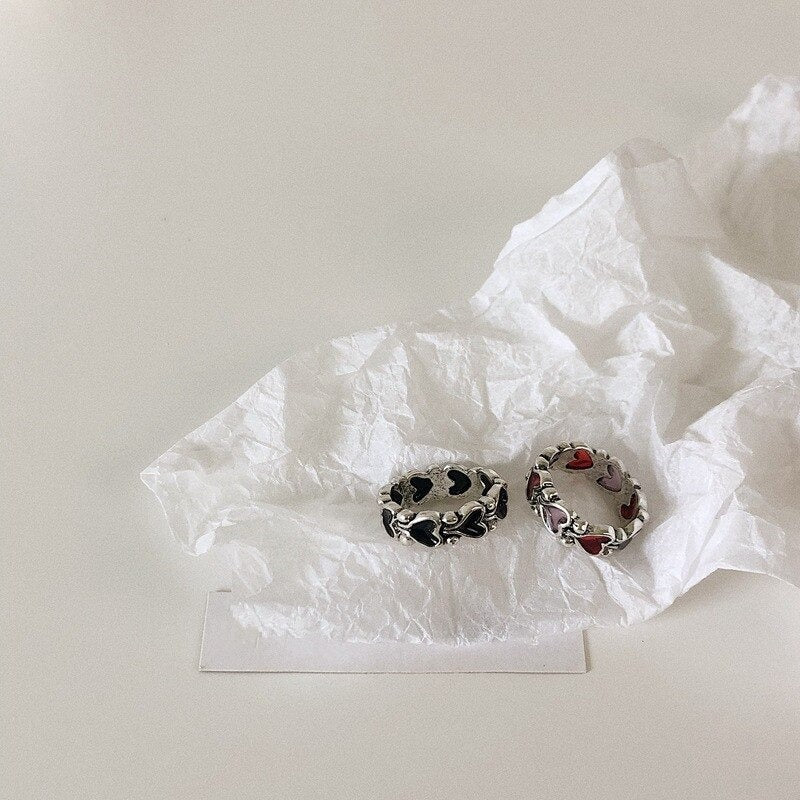 Romantische, Vintage-inspirierte Ringe mit Herzverzierung von Forever Love
