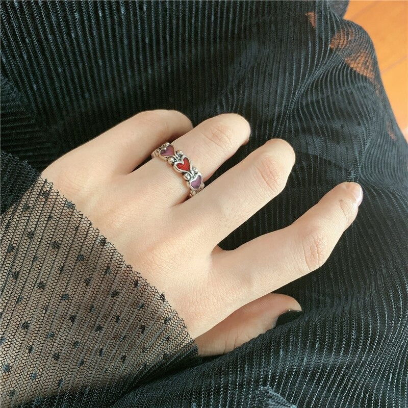 Romantische, Vintage-inspirierte Ringe mit Herzverzierung von Forever Love