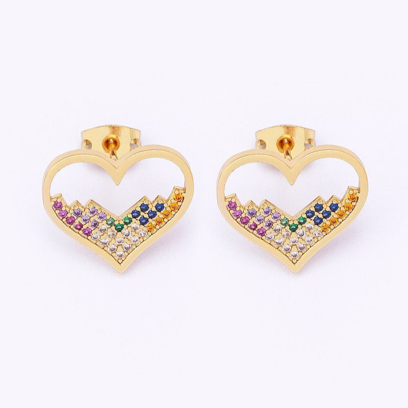 Romantische und hübsche Ohrstecker mit Zirkonia in Herzform