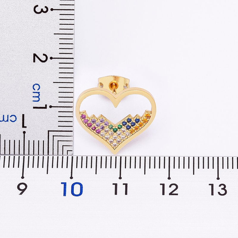 Romantische und hübsche Ohrstecker mit Zirkonia in Herzform