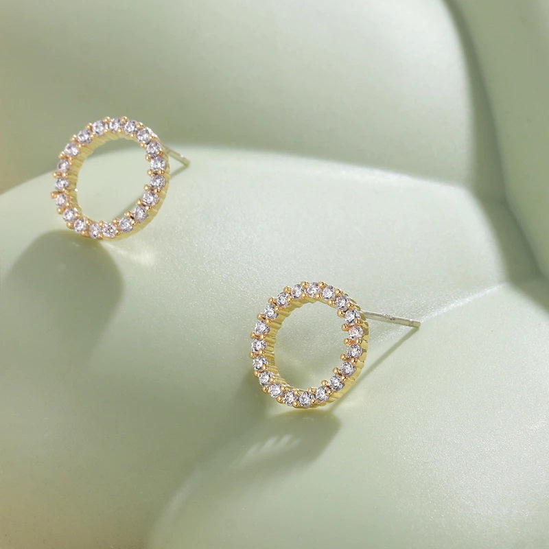 Runde Ohrstecker mit Zirkonia