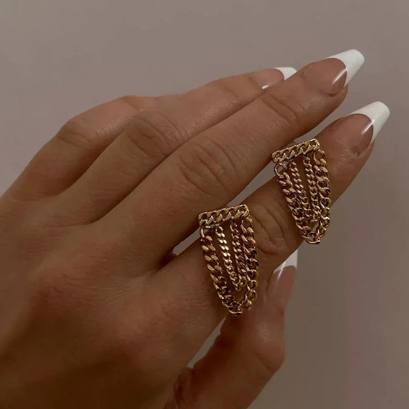 Ohrringe mit Kettenanhänger