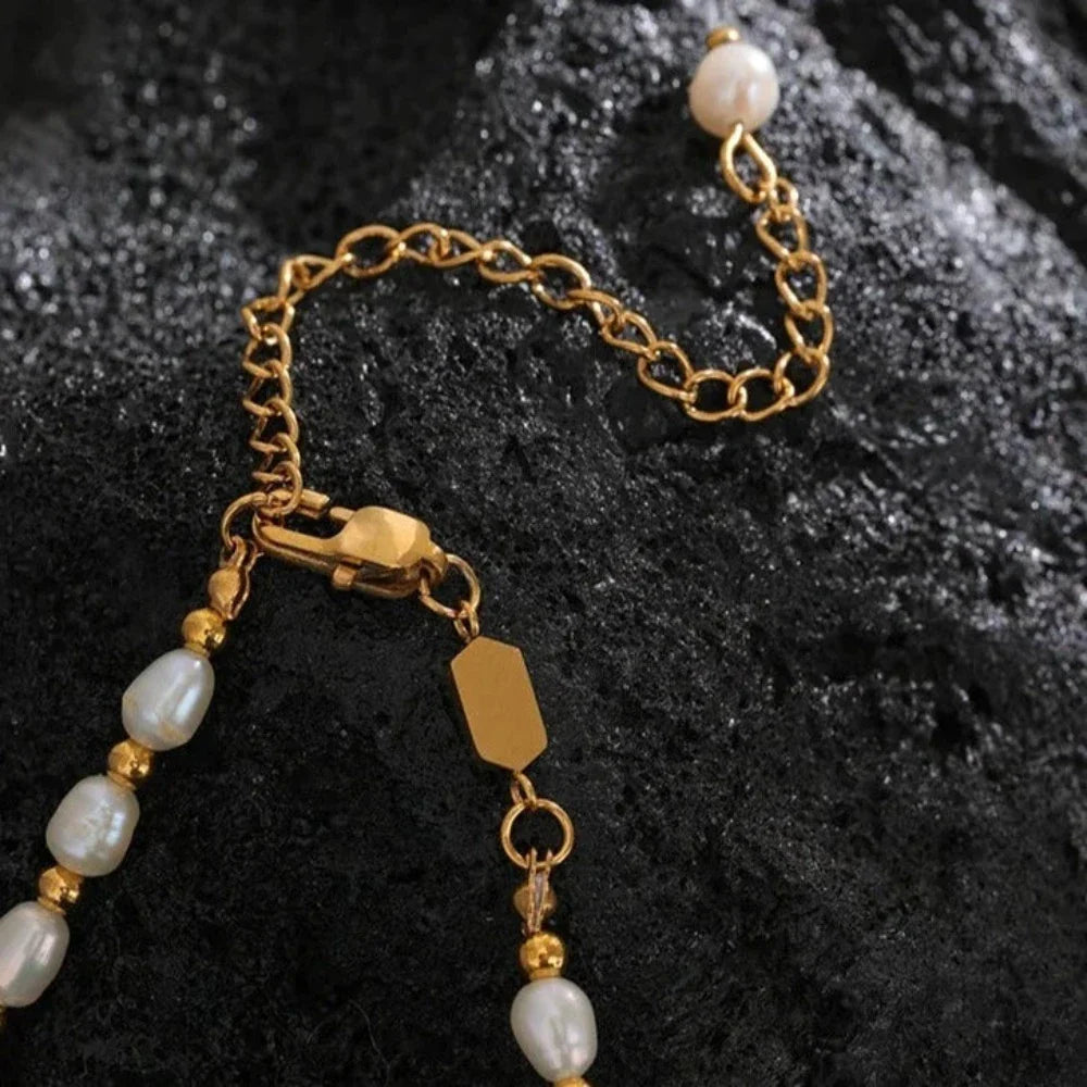 Halskette mit Süßwasserperlen