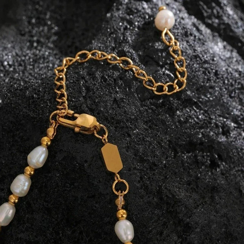 Halskette mit Süßwasserperlen