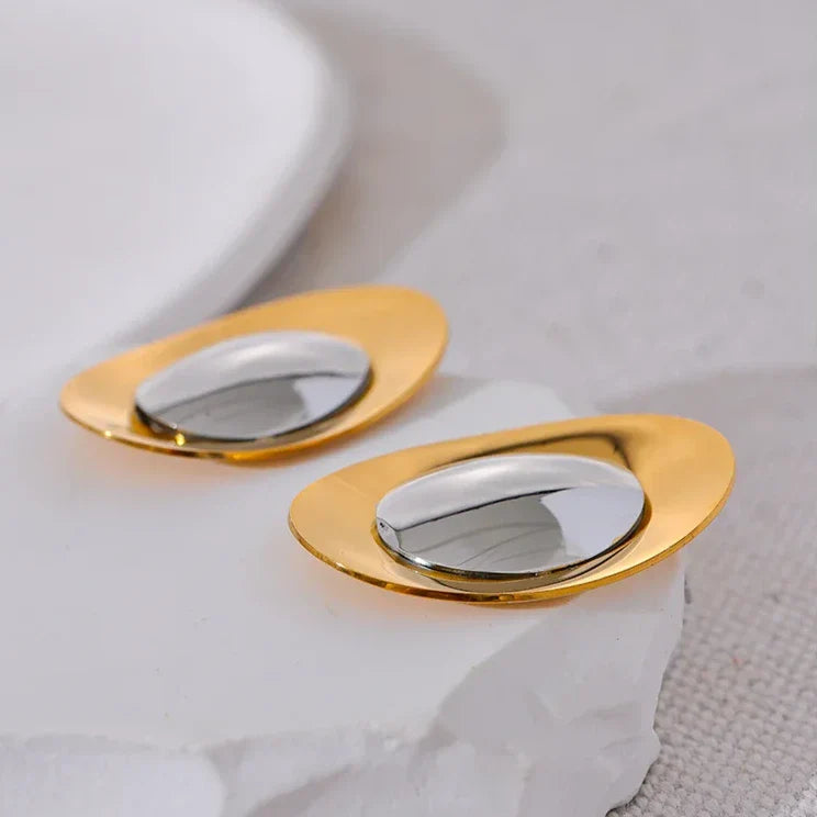 Zweifarbige Schalen-Ohrringe