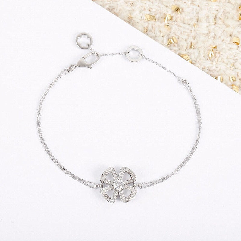 Armband mit singenden Blütenblättern