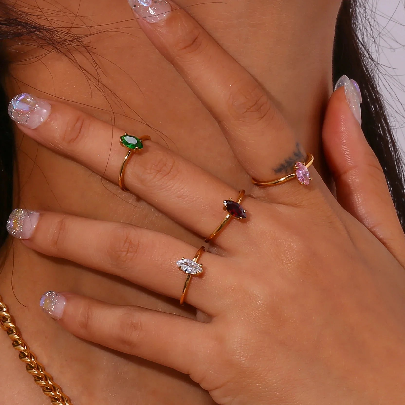 Glänzender ovaler Zirkonring