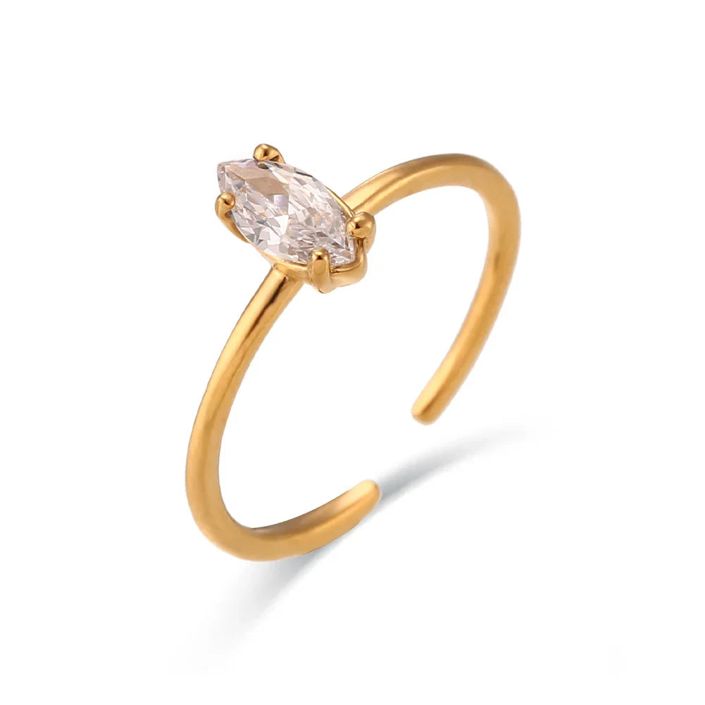 Glänzender ovaler Zirkonring