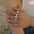 Offener Ring mit Perlen