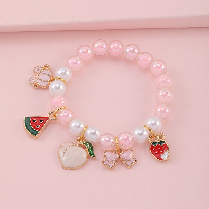 Bunte Perlenarmbänder für Kinder