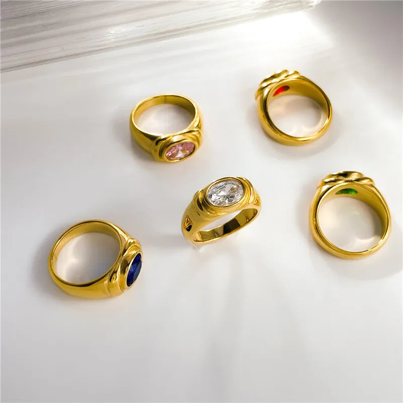 Ovaler Goldring mit Zirkonia