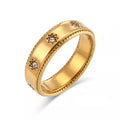 Ring mit Kristallsternen
