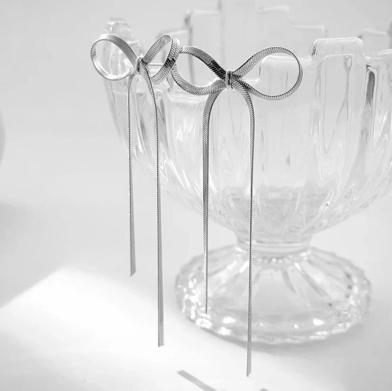 Lange Schleifenohrringe