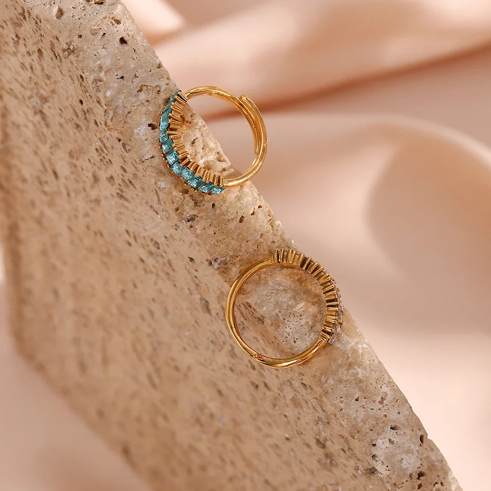 Glänzender Ring mit Zirkonia