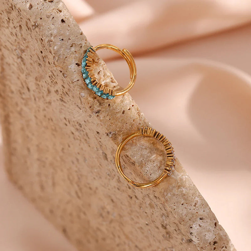 Glänzender Ring mit Zirkonia