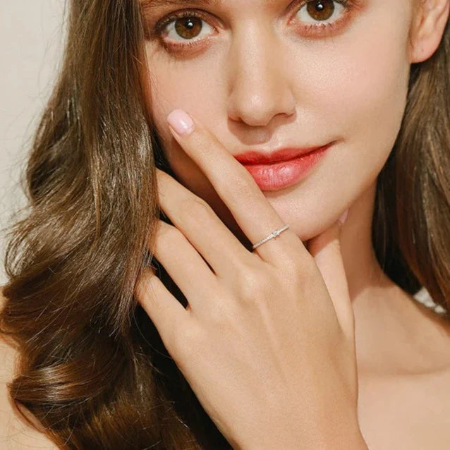 Silberner quadratischer Kristallring