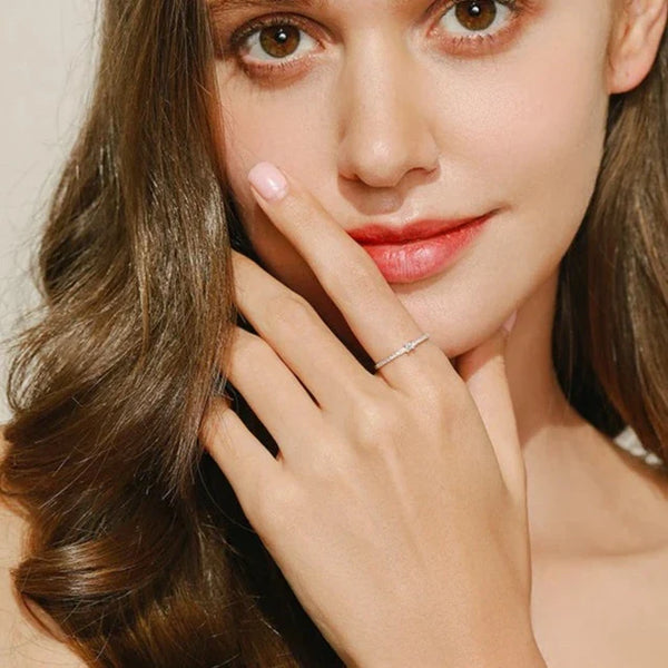 Silberner quadratischer Kristallring