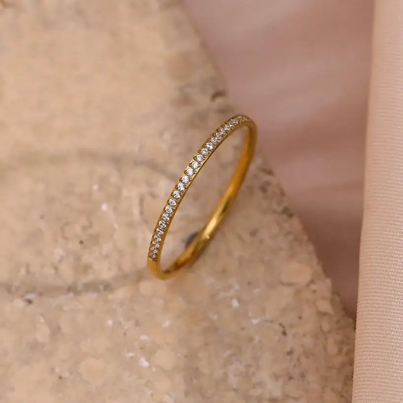 Dünner Kristallring