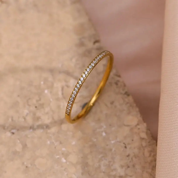 Dünner Kristallring