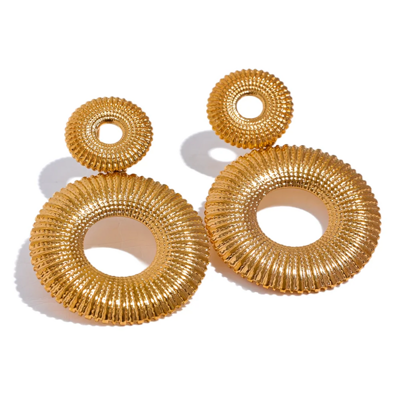 Ohrringe mit doppeltem Hohlkreis