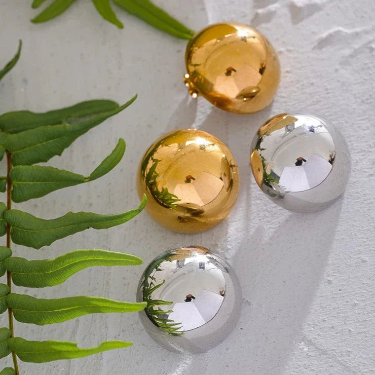 Halbrunder Ohrstecker