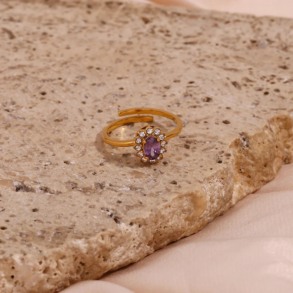 Ovaler Ring mit Blumenstein