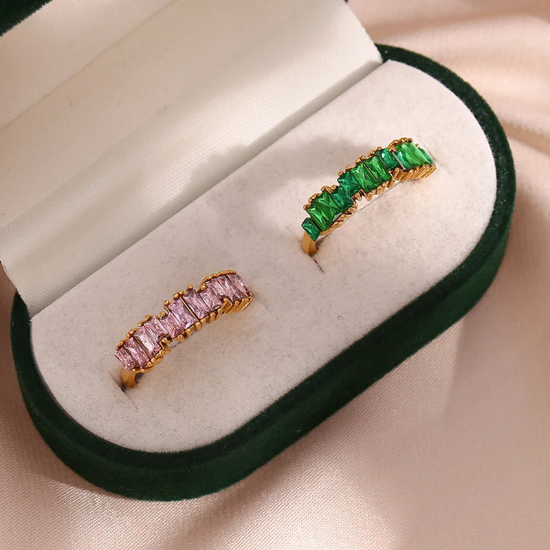 Glänzender Ring mit Zirkonia