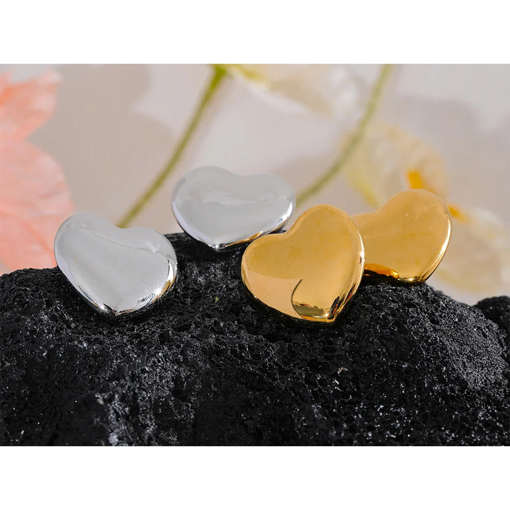 Ohrstecker mit großem Herz