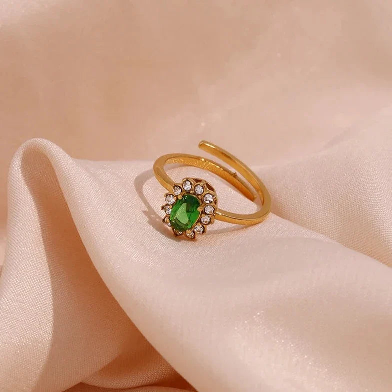 Ovaler Ring mit Blumenstein