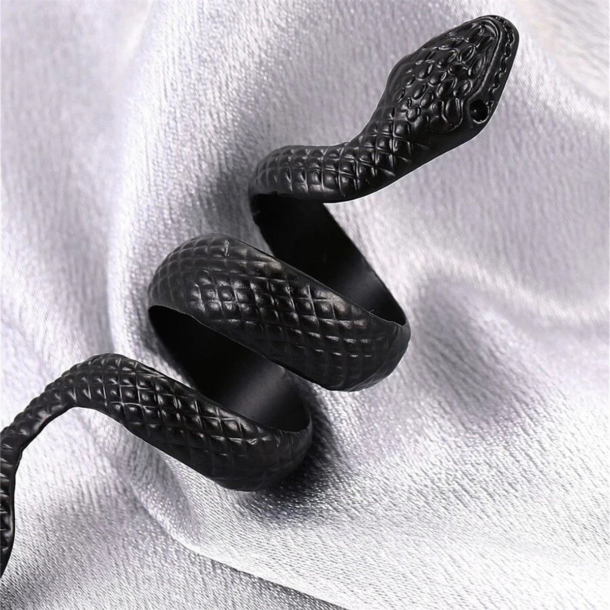 Wilder und eleganter Schlangenwickelring - Punk-Retro-Schmuck für Frauen