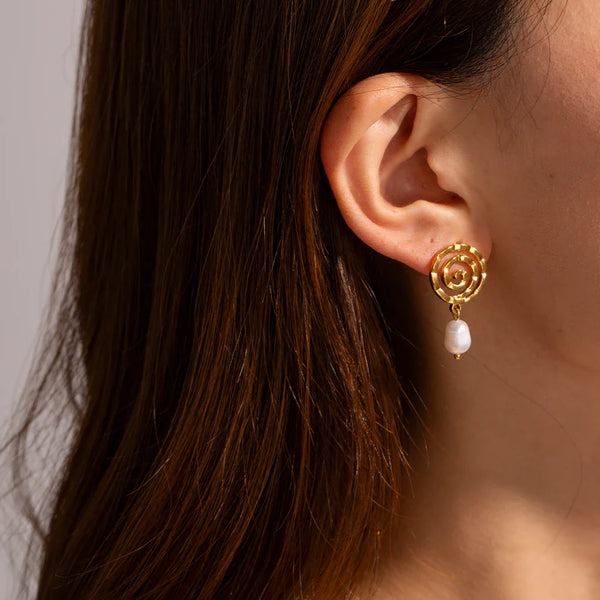 Spiralförmige Perlenohrringe