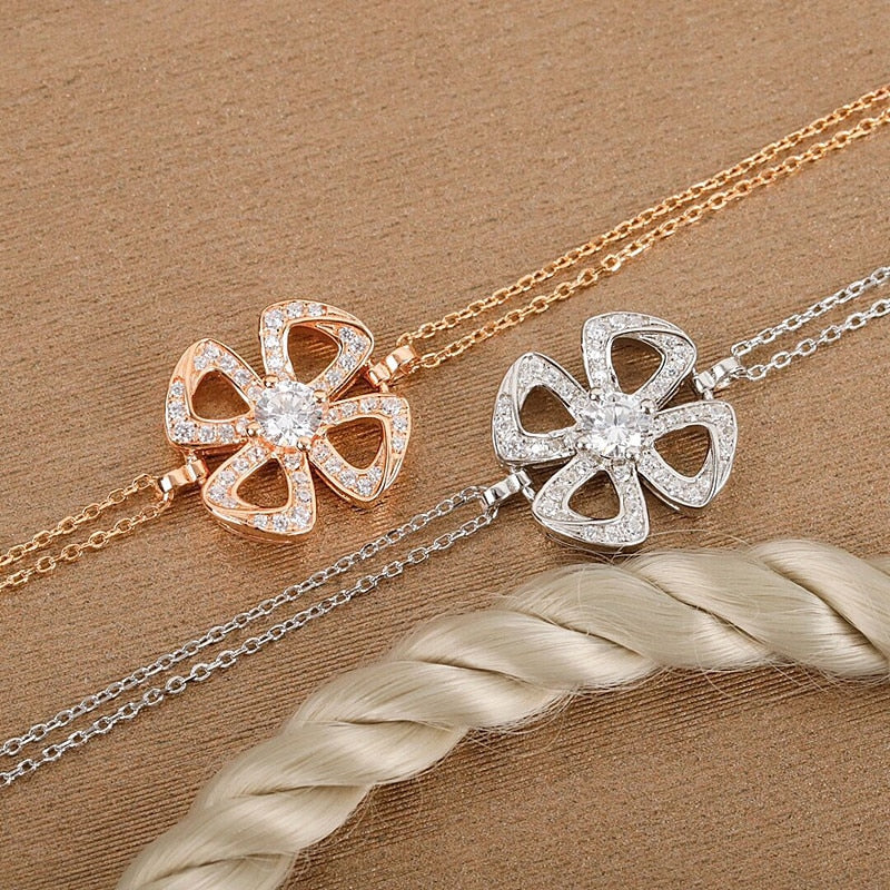 Armband mit singenden Blütenblättern