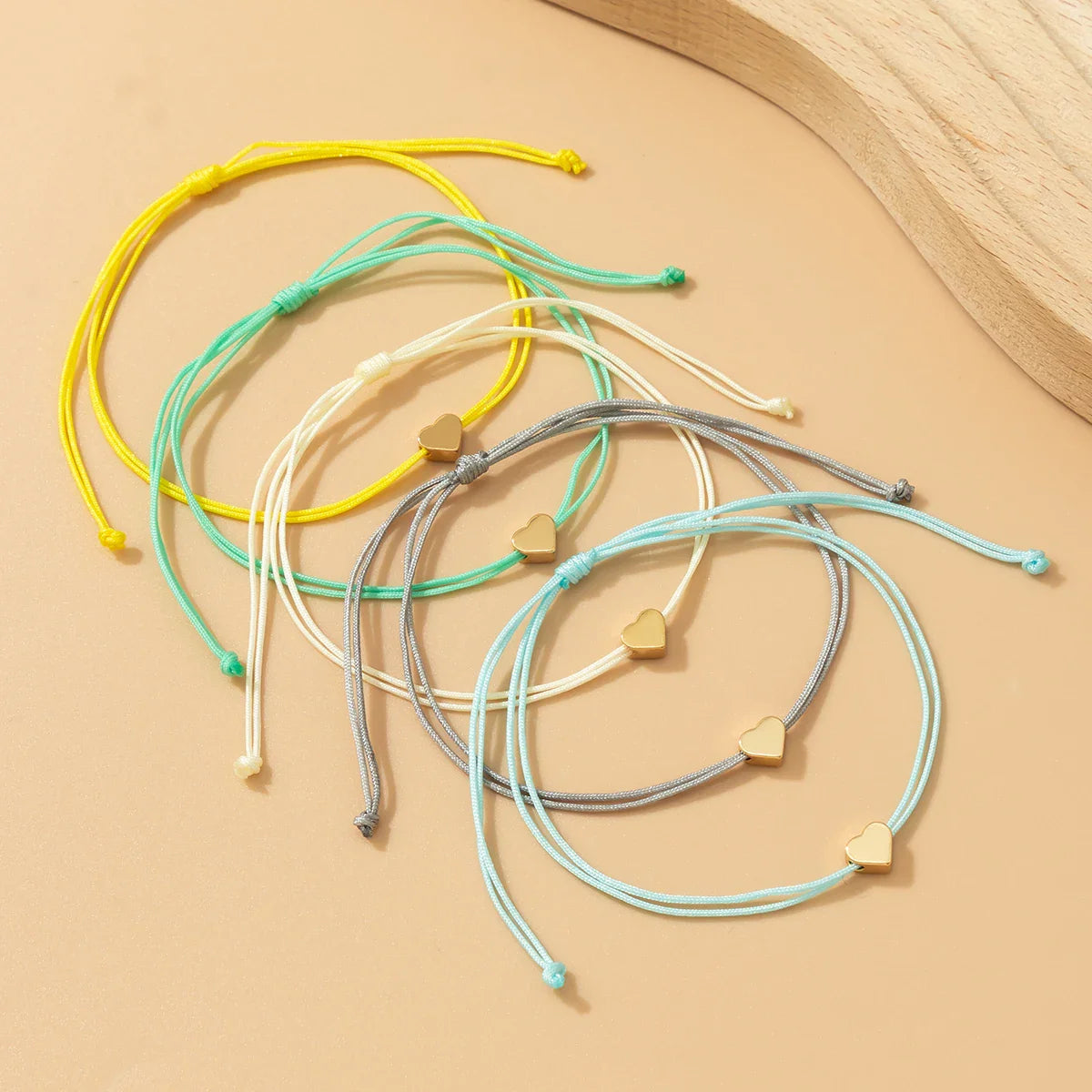 Goldene Herzarmbänder für Frauen - Freundschaftsarmband