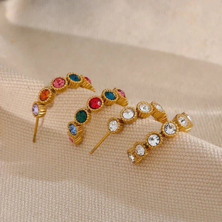 Halbe Creolen mit Steinen