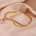 Manschettenarmband in Wellenform