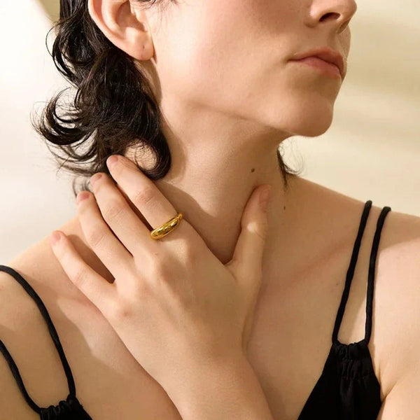 Minimalistischer Goldring